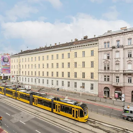 Astra Lux Bp Apartment *
