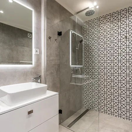 Astra Lux Bp Apartment